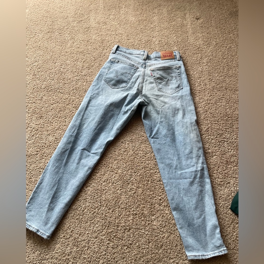 Levi’s high waisted mom jeans. Size 30